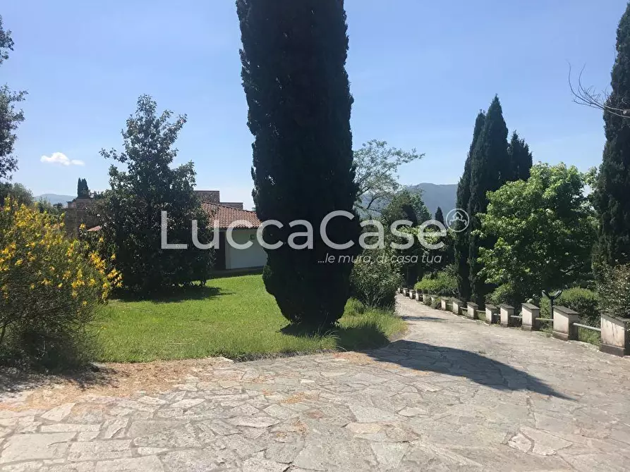 Immagine 69 di Villa in vendita  a Lucca