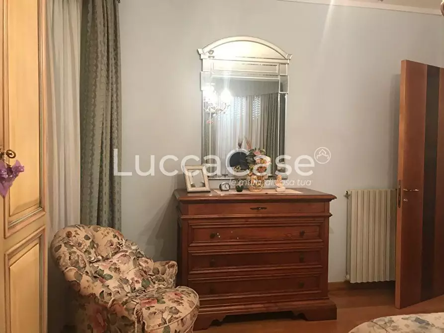 Immagine 21 di Villa in vendita  a Lucca