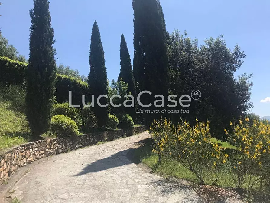 Immagine 68 di Villa in vendita  a Lucca