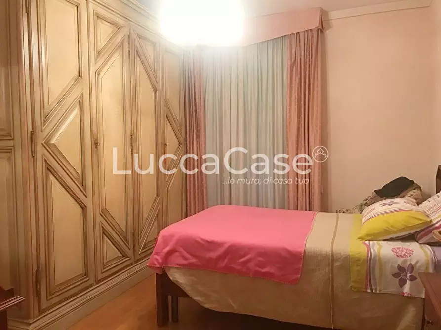 Immagine 23 di Villa in vendita  a Lucca