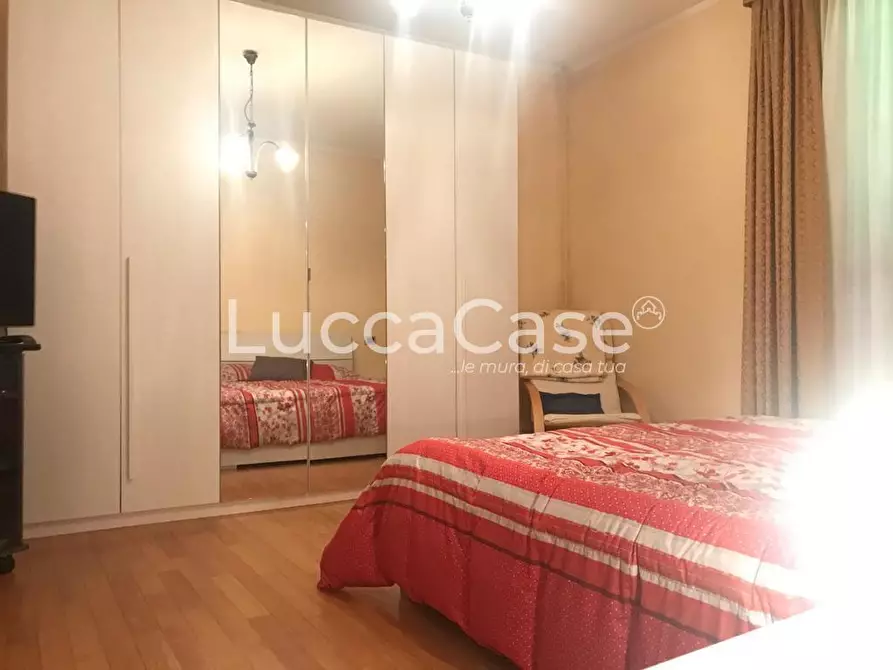 Immagine 19 di Villa in vendita  a Lucca