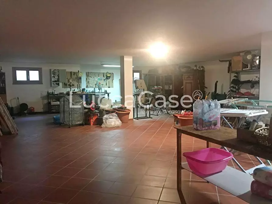 Immagine 30 di Villa in vendita  a Lucca