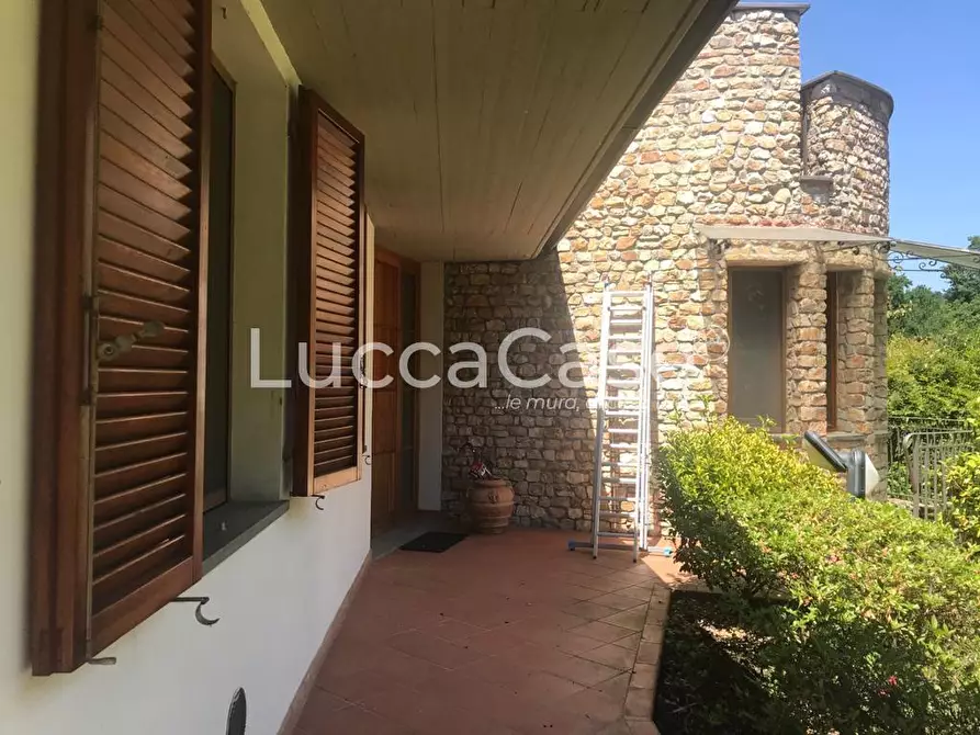 Immagine 57 di Villa in vendita  a Lucca
