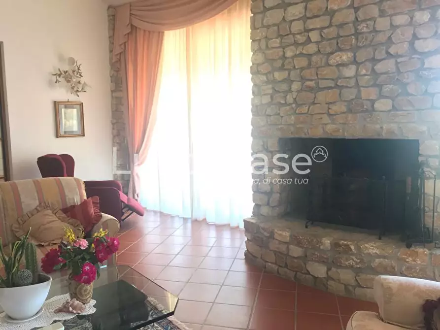 Immagine 8 di Villa in vendita  a Lucca