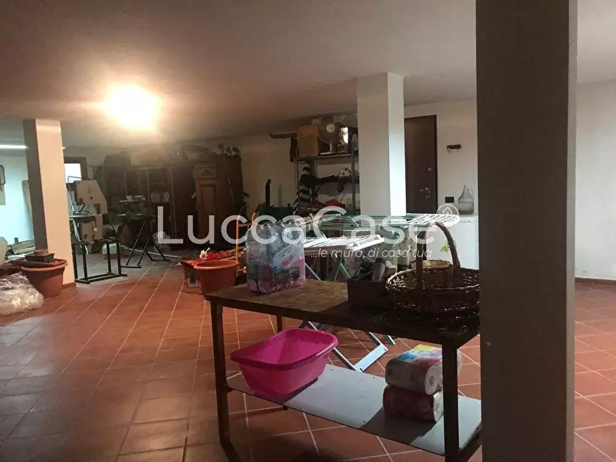 Immagine 31 di Villa in vendita  a Lucca