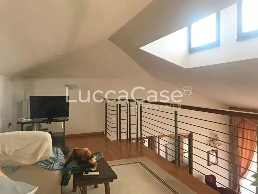 Immagine 39 di Villa in vendita  a Lucca