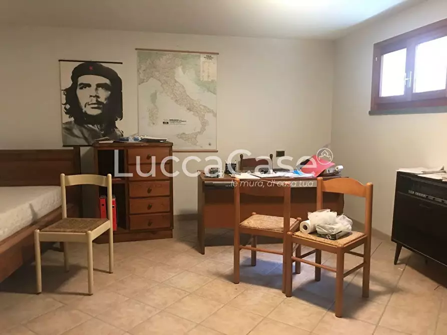Immagine 37 di Villa in vendita  a Lucca