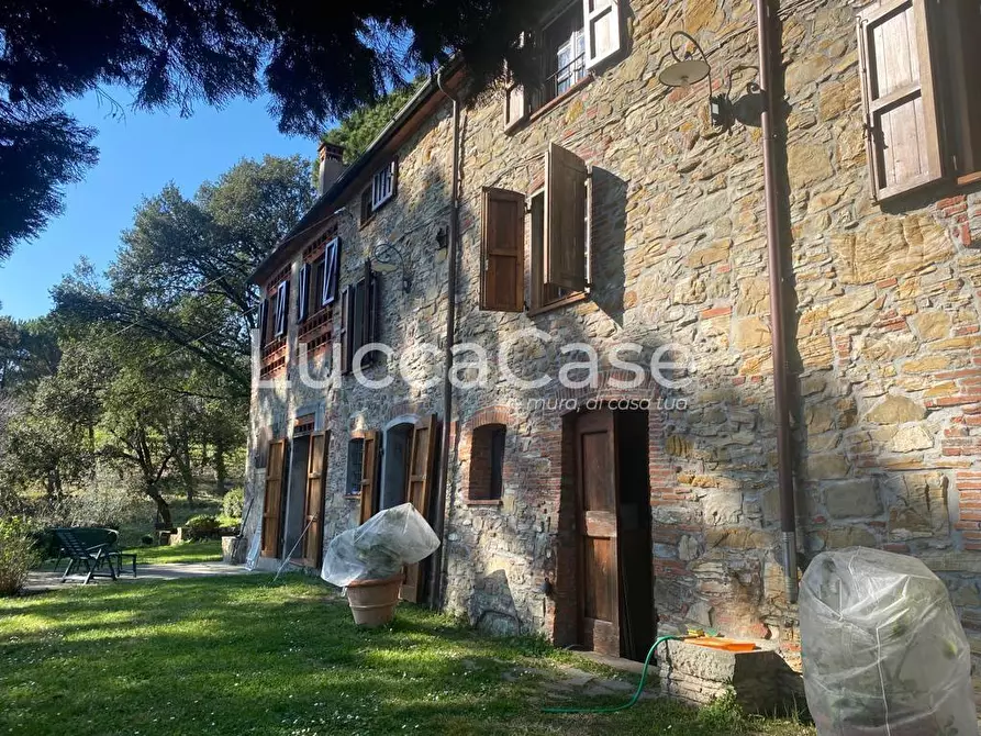 Immagine 26 di Casa colonica in vendita  a Lucca