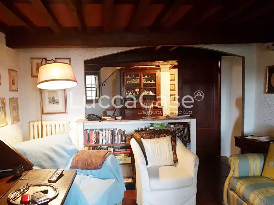 Immagine 22 di Casa colonica in vendita  a Lucca