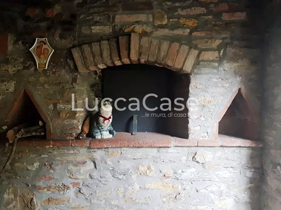 Immagine 10 di Casa colonica in vendita  a Lucca