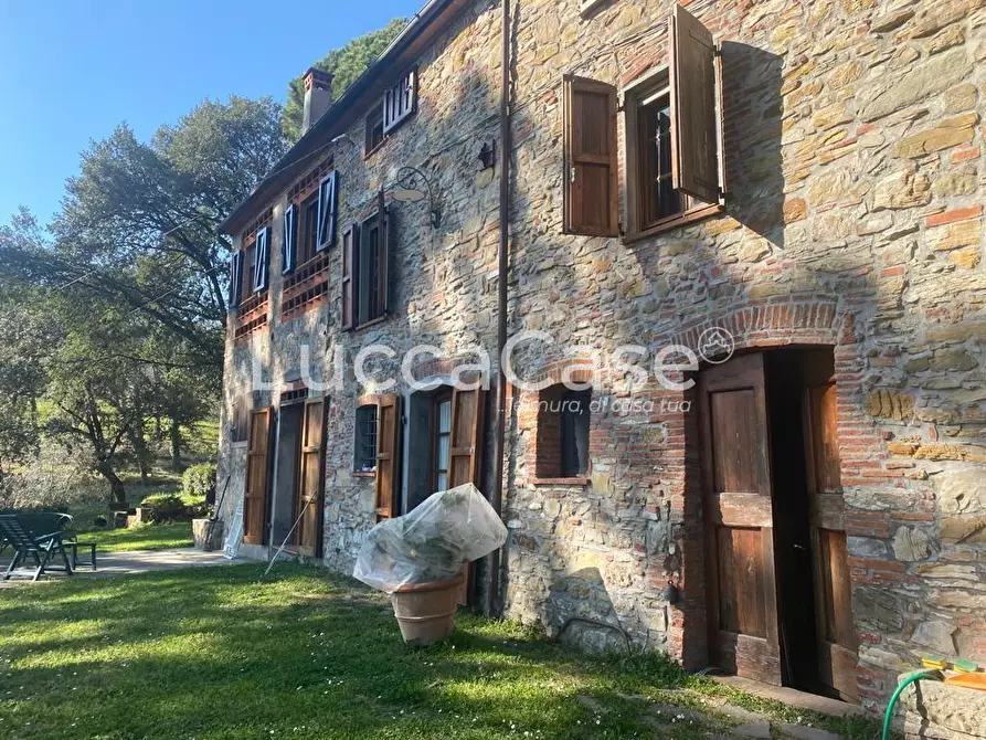 Immagine 27 di Casa colonica in vendita  a Lucca