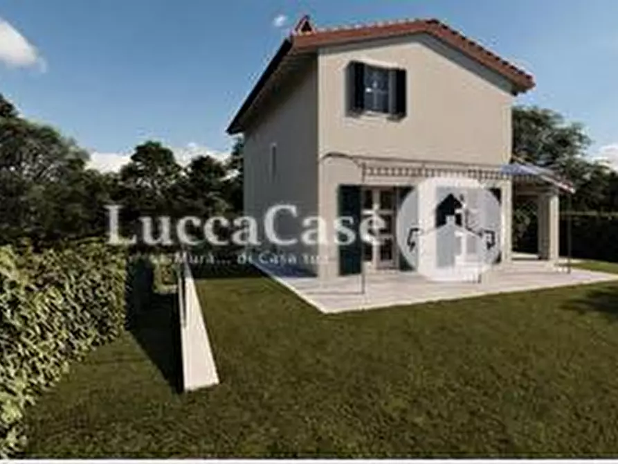 Immagine 1 di Villa in vendita  a Lucca