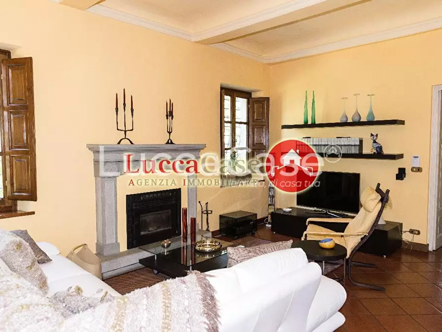 Immagine 16 di Villa in vendita  a Capannori