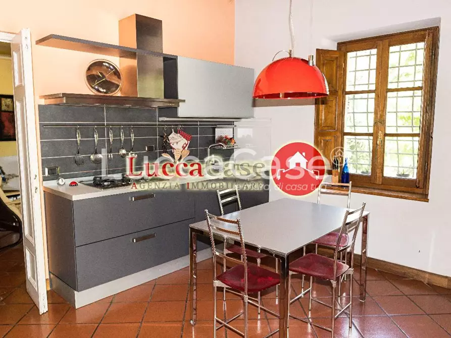 Immagine 7 di Villa in vendita  a Capannori