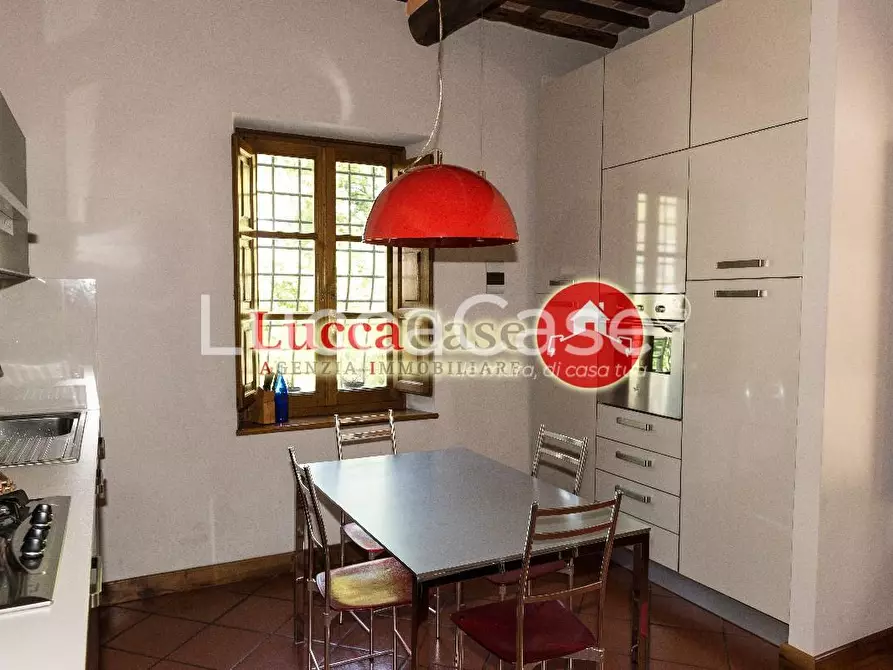 Immagine 17 di Villa in vendita  a Capannori