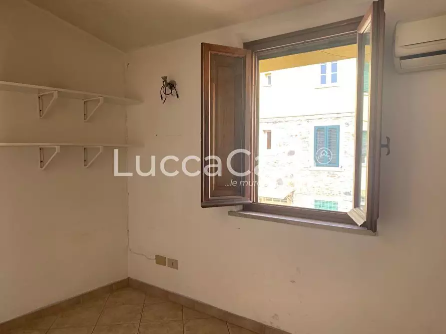 Immagine 8 di Ufficio in affitto  a Lucca