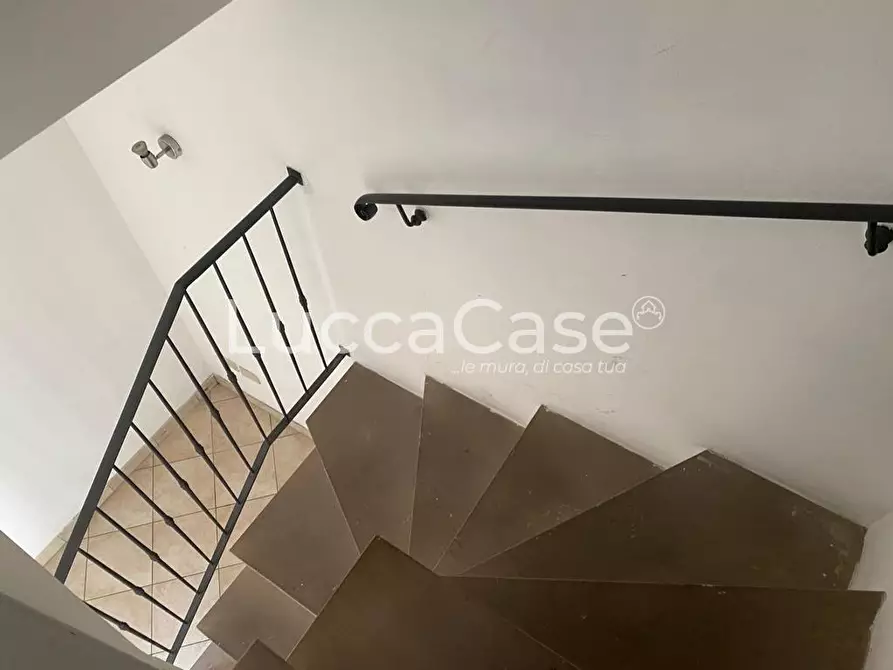 Immagine 14 di Ufficio in affitto  a Lucca