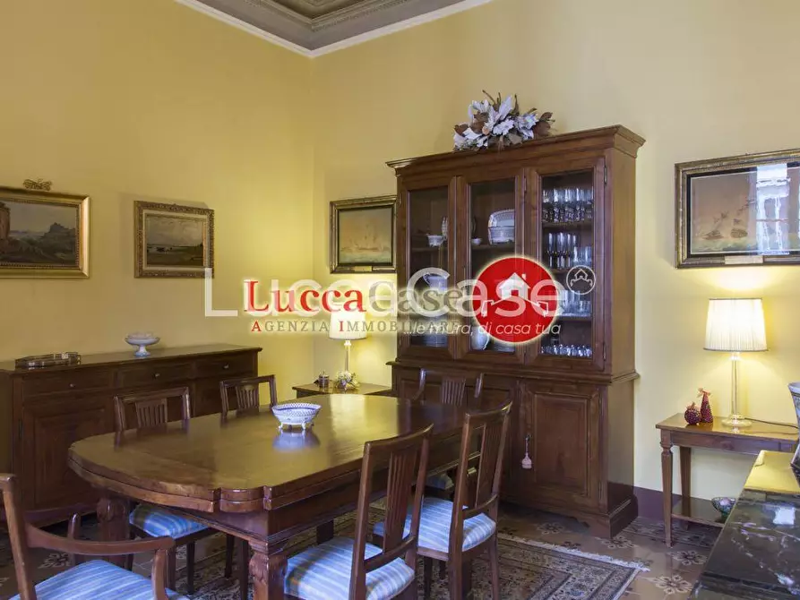 Immagine 20 di Appartamento in vendita  a Lucca
