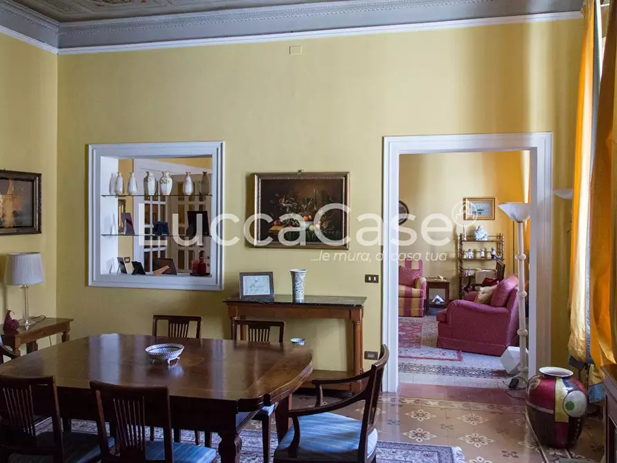 Immagine 3 di Appartamento in vendita  a Lucca