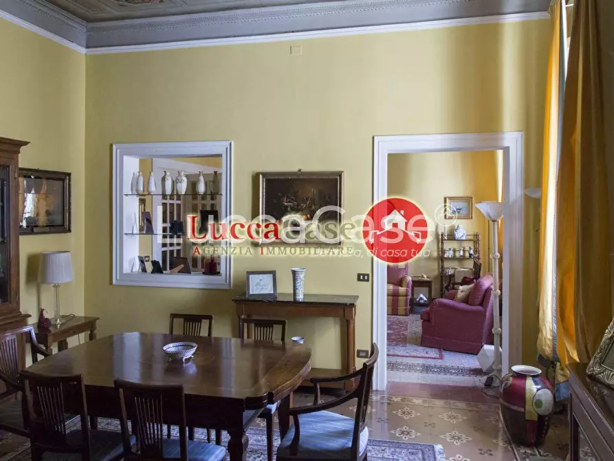 Immagine 4 di Appartamento in vendita  a Lucca