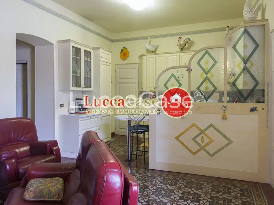 Immagine 23 di Appartamento in vendita  a Lucca