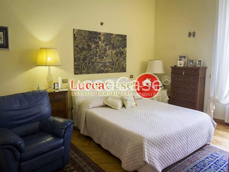 Immagine 5 di Appartamento in vendita  a Lucca