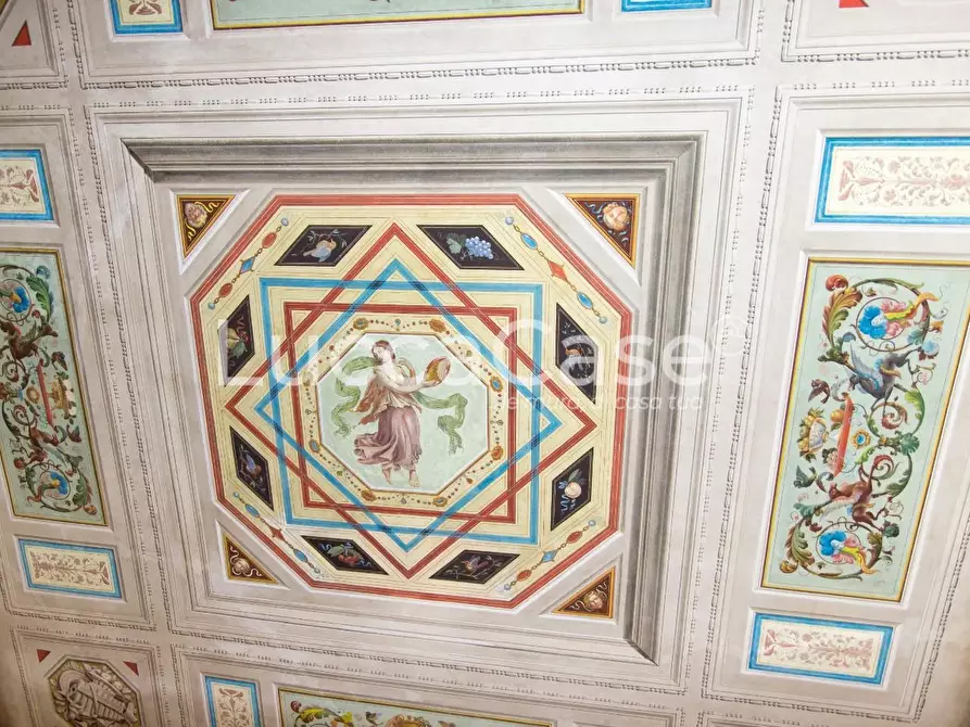 Immagine 20 di Appartamento in vendita  a Lucca