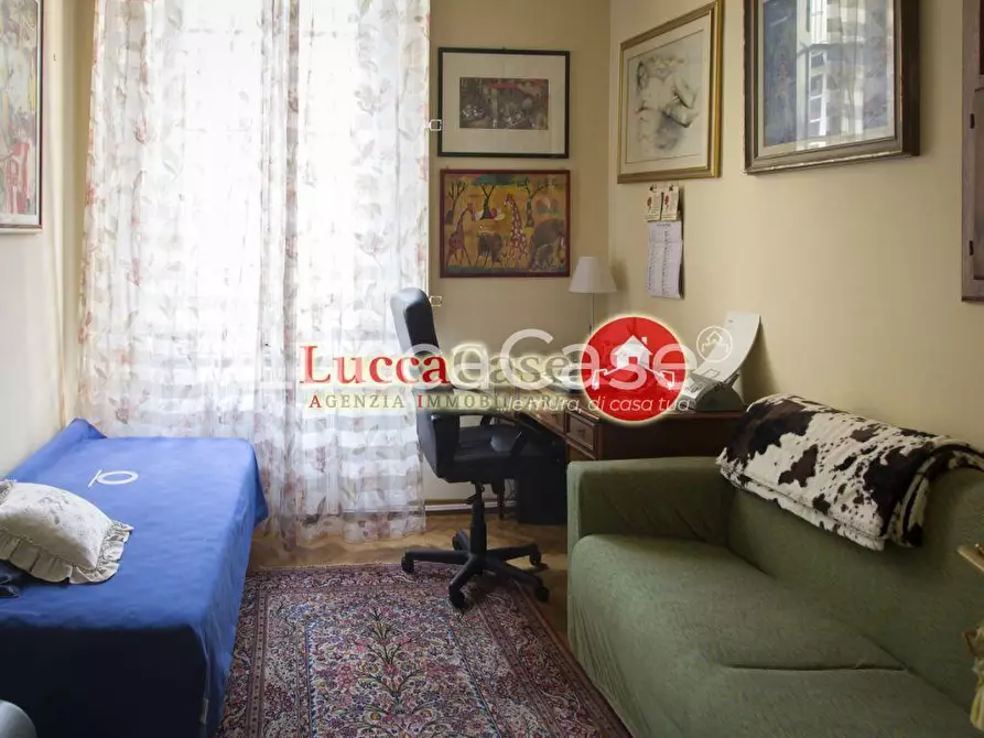 Immagine 8 di Appartamento in vendita  a Lucca