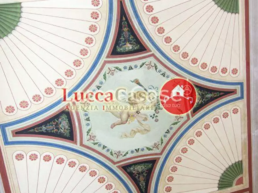 Immagine 18 di Appartamento in vendita  a Lucca