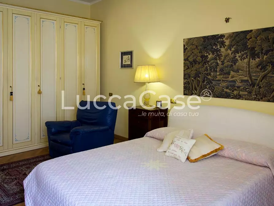 Immagine 5 di Appartamento in vendita  a Lucca