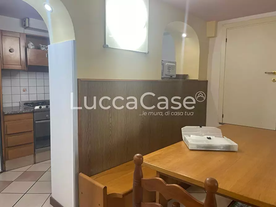 Immagine 10 di Appartamento in vendita  a Viareggio