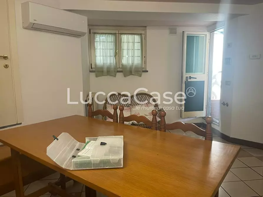 Immagine 12 di Appartamento in vendita  a Viareggio