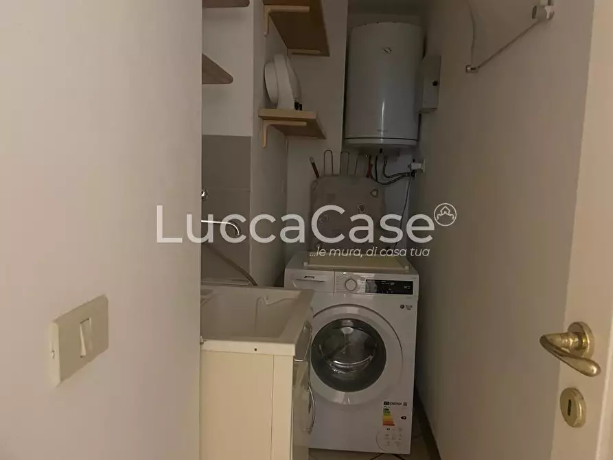 Immagine 4 di Appartamento in vendita  a Viareggio