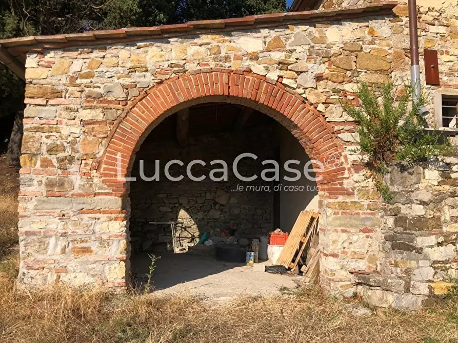 Immagine 13 di Casa colonica in vendita  a Montemurlo