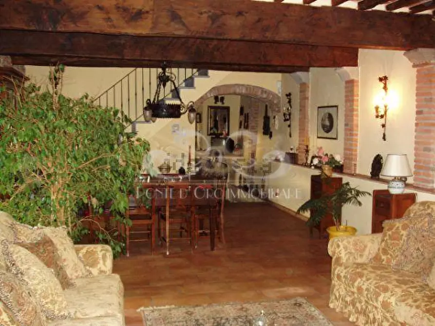 Immagine 1 di Rustico / casale in vendita  a Massarosa