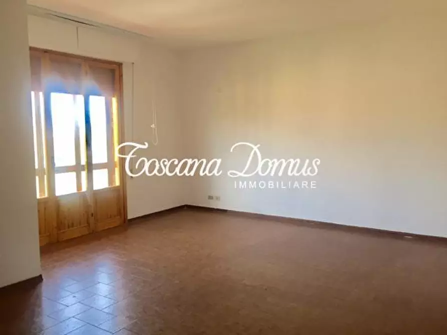 Immagine 2 di Appartamento in vendita  a Siena