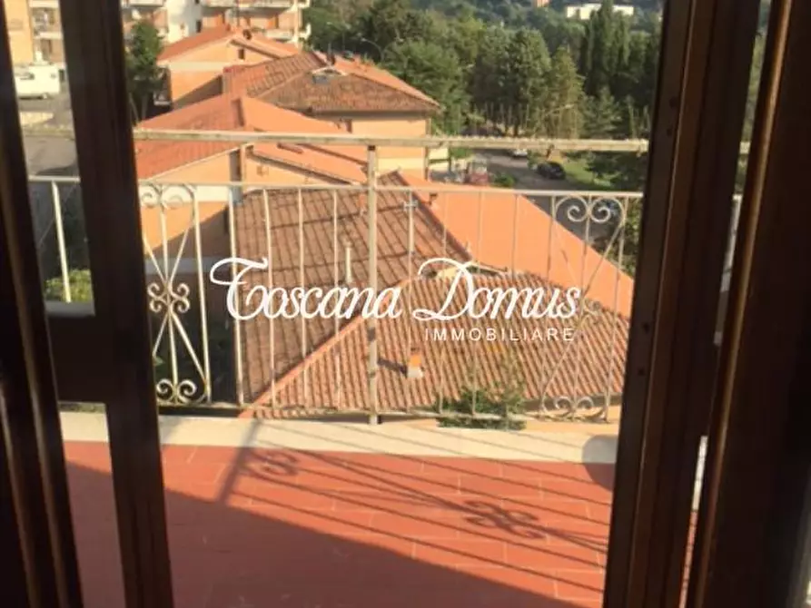 Immagine 4 di Appartamento in vendita  a Siena