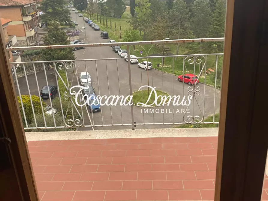 Immagine 13 di Appartamento in vendita  a Siena