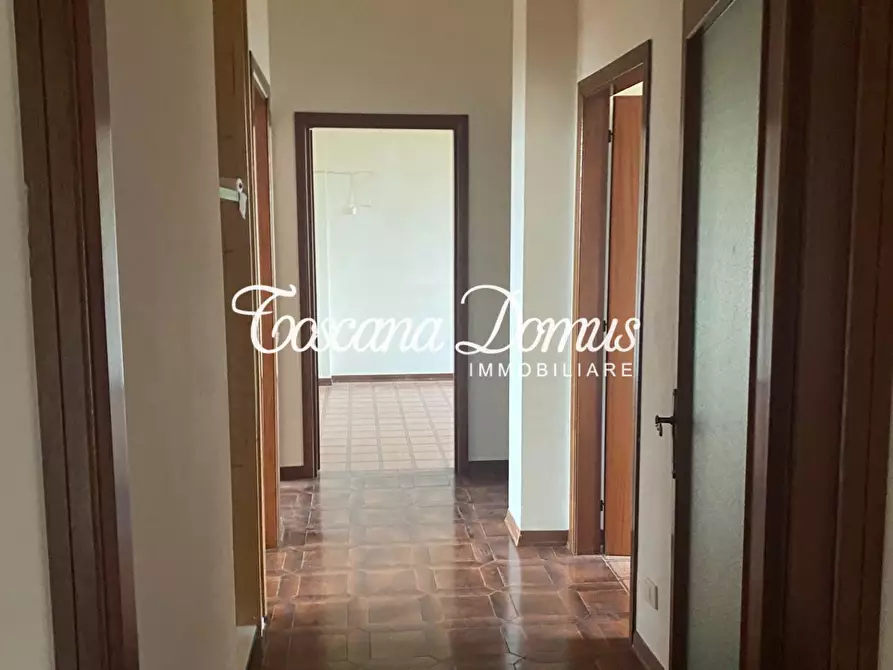 Immagine 12 di Appartamento in vendita  a Siena