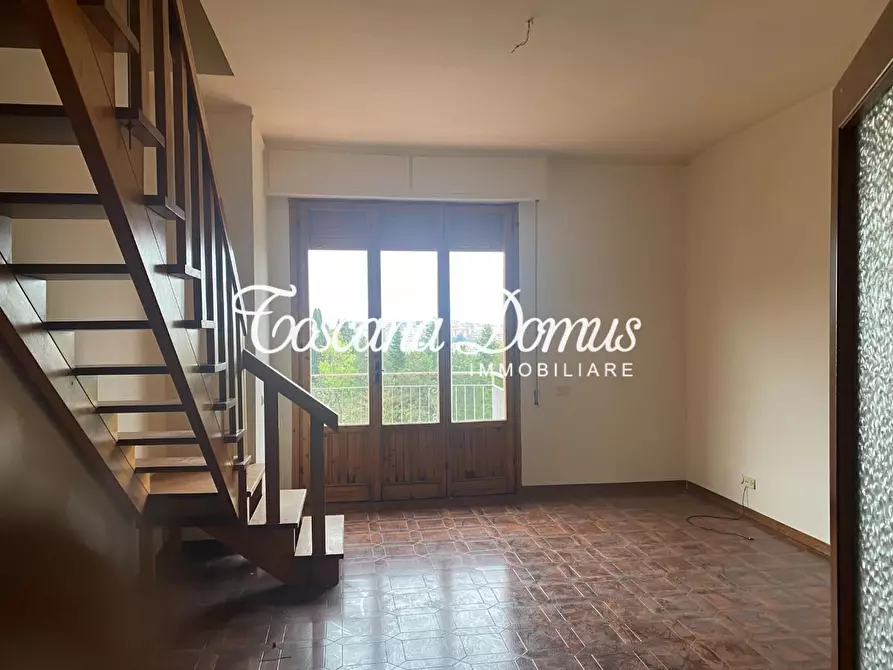 Immagine 1 di Appartamento in vendita  a Siena