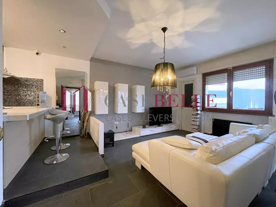 Immagine 1 di Appartamento in vendita  a Camaiore