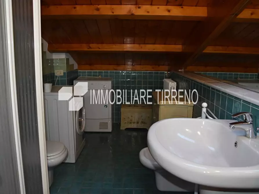Immagine 5 di Mansarda in affitto  a Massa