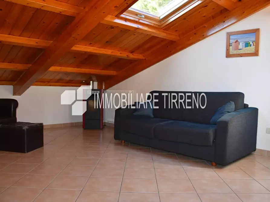 Immagine 13 di Mansarda in affitto  a Massa