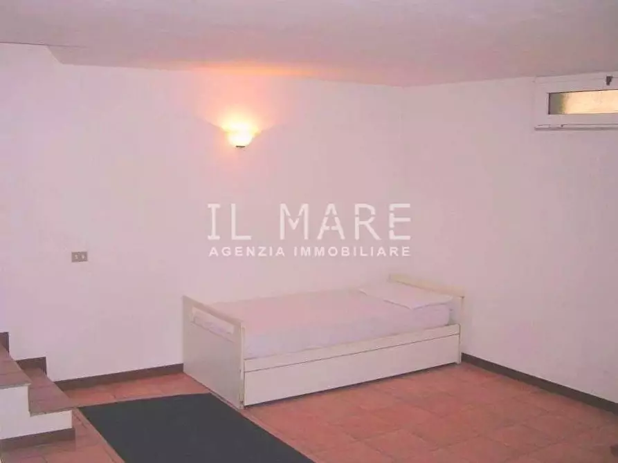 Immagine 11 di Villetta a schiera in vendita  a Massa