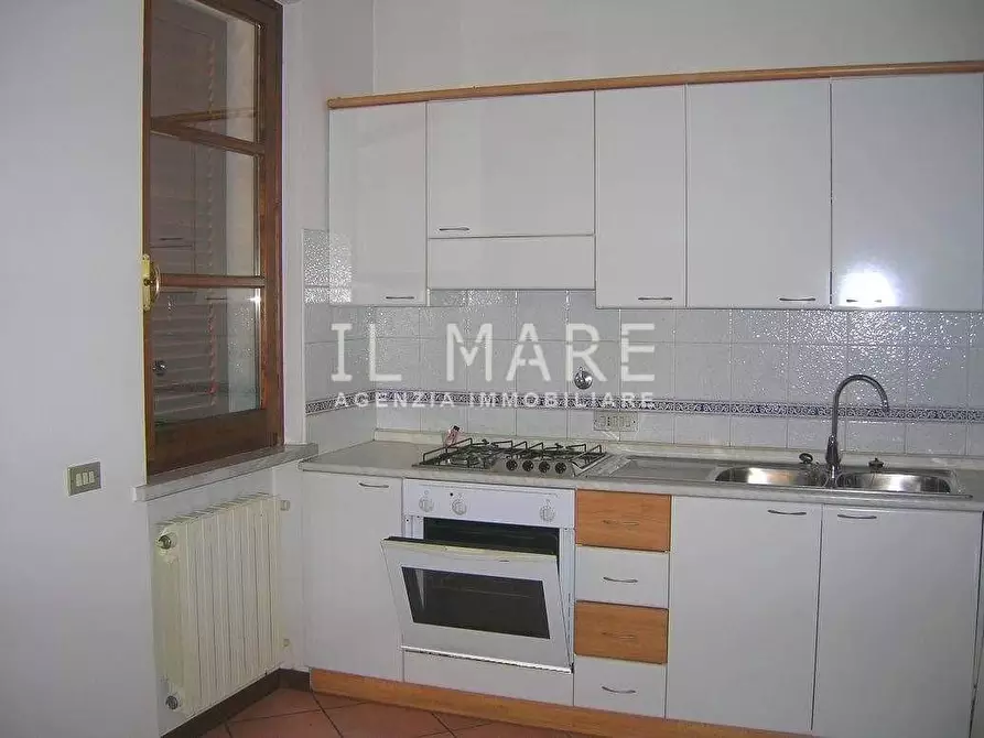 Immagine 7 di Villetta a schiera in vendita  a Massa