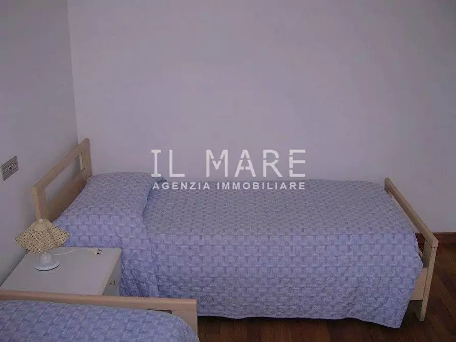 Immagine 10 di Villetta a schiera in vendita  a Massa