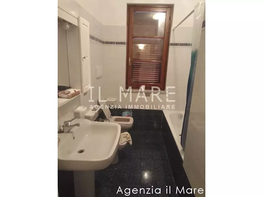 Immagine 12 di Villetta a schiera in vendita  a Massa