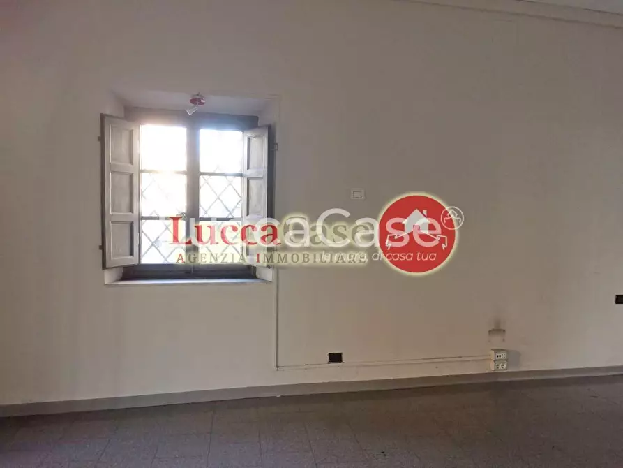 Immagine 7 di Ufficio in affitto  a Lucca