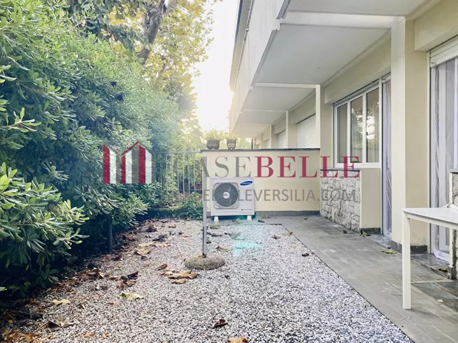 Immagine 21 di Appartamento in vendita  a Pietrasanta