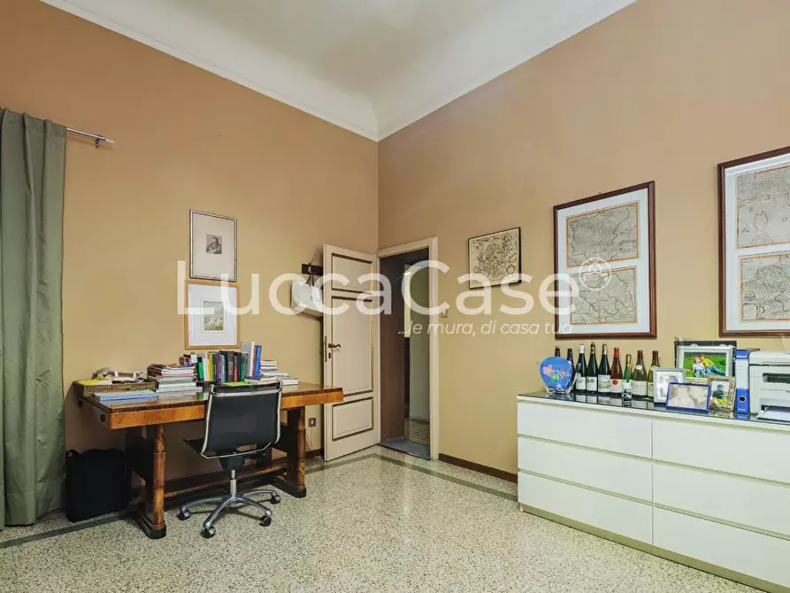 Immagine 16 di Appartamento in vendita  a Lucca